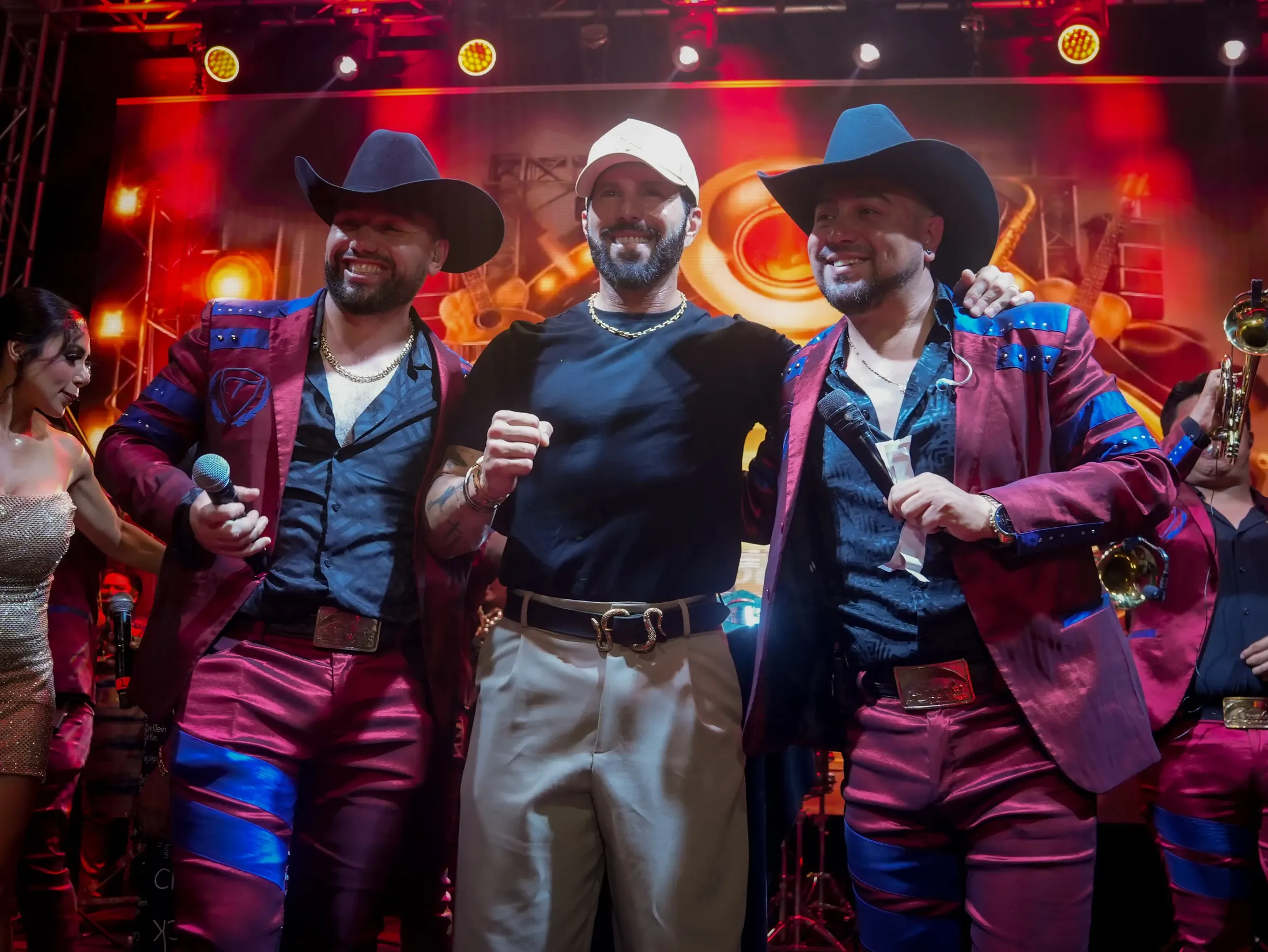 La Treviñosa con Poncho de Nigris e invitados durante el miércoles en vivo